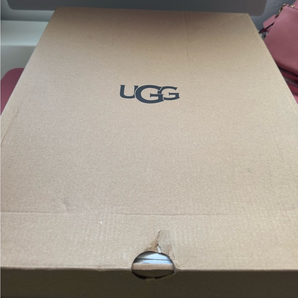 Classic Tall Uggs - Picture 9 of 11